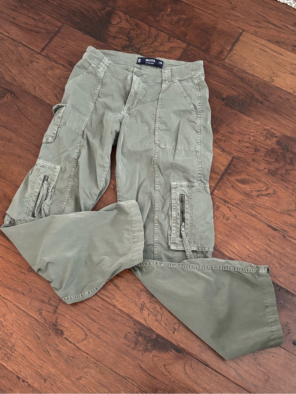 Holster Low-Rise Baggy Olive green cargo pants 25R

Lightweight